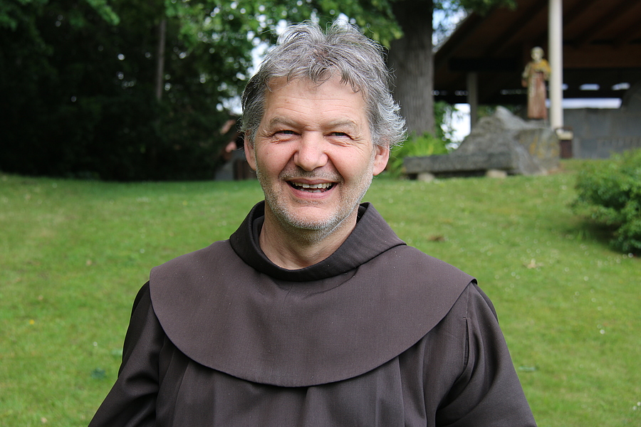 „Für mich sind die beiden Mitbrüder Angelus Steinwender und Kapistran Pieller wahre Hoffnungszeugen“, sagt Franziskaner-Provinzial P. Fritz Wenigwieser.