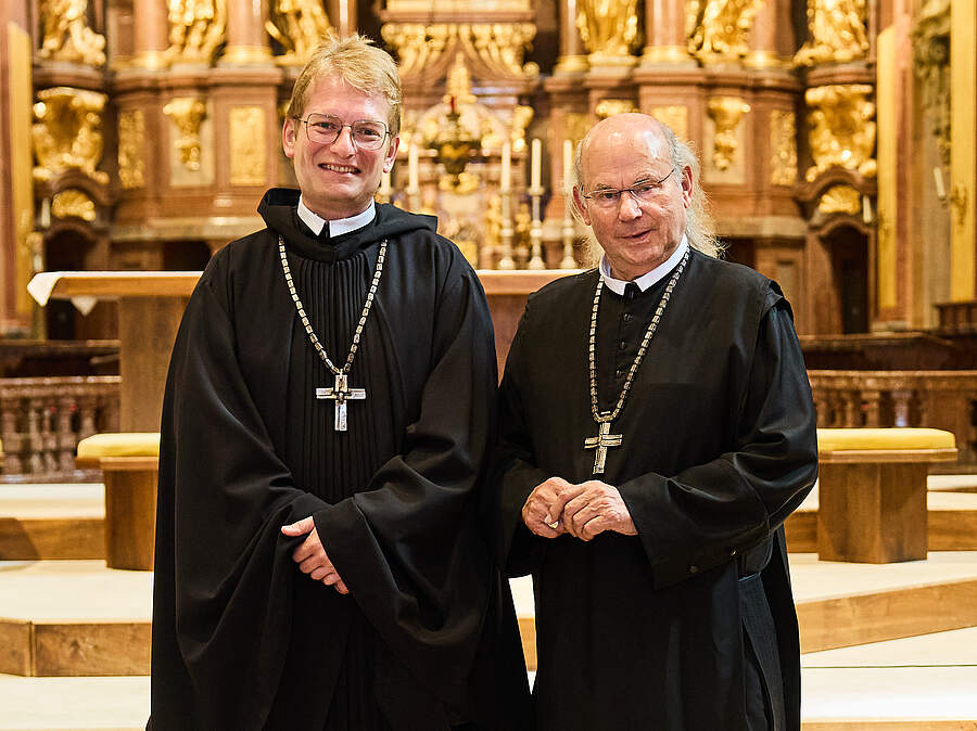 Abt Ludwig Wenzl (l.) will Räume schaffen, in denen Menschen sich willkommen und angenommen fühlen. / Franz Gleiß Stift Melk Abt Ludwig Wenzl (l.) will Räume schaffen, in denen Menschen sich willkommen und angenommen fühlen.