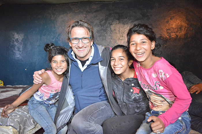 P. Markus Inama / Concordia P. Markus Inama mit bulgarischen Kindern