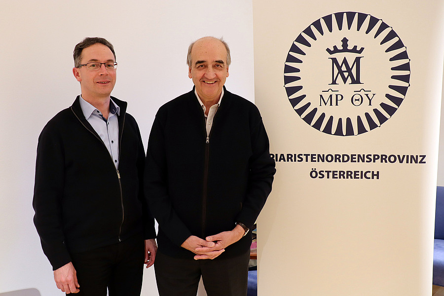 Der Generalobere der  Piaristen, P. Pedro Aguado (r.), ist am 29. März 2025 zum Bischof ernannt worden. Vor kurzem war er zu Besuch bei den Piaristen in Österreich rund um P. Zsolt Labancz (l.).