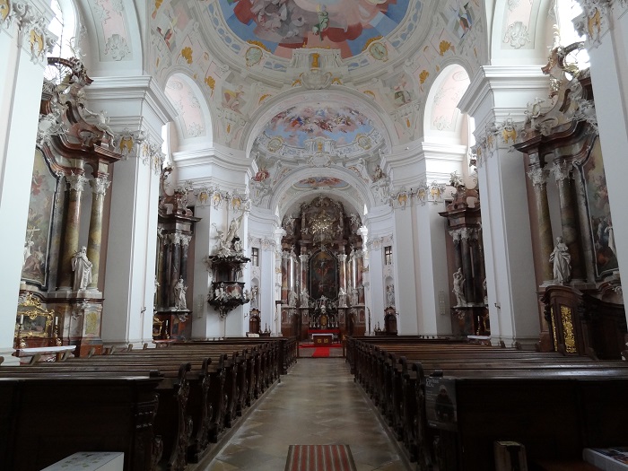 Innenraum der Stiftskirche. In den nächsten Wochen und Monaten wird sich entscheiden, wie es mit dem Kloster, der Kirche und den Wirtschaftsbetrieben weitergeht. / Von Frere Theophane - Eigenes Werk / commons.wikimedia Innenraum der Stiftskirche. In den nächsten Wochen und Monaten wird sich entscheiden, wie es mit dem Kloster, der Kirche und den Wirtschaftsbetrieben weitergeht.