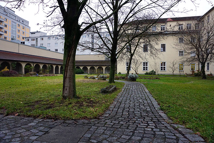 Mitten in der Linzer City liegt das Kloster der Karmeliten, Schauplatz des kleinen, kulturellen Sensationsfundes. / ÖOK/emw Mitten in der Linzer City liegt das Kloster der Karmeliten, Schauplatz des kleinen, kulturellen Sensationsfundes.