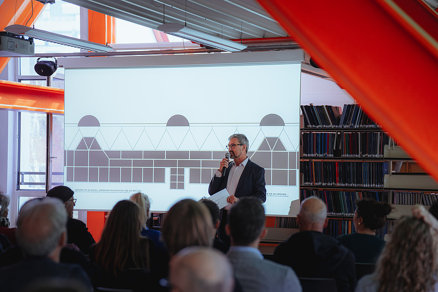 Für Anton Süss, Geschäftsführer der Instituts Österreichischer Orden, eröffnet der digitale Denkmalschutz neue Perspektiven: „Er macht Geschichte sichtbar, wo die Zukunft gestaltet wird.“