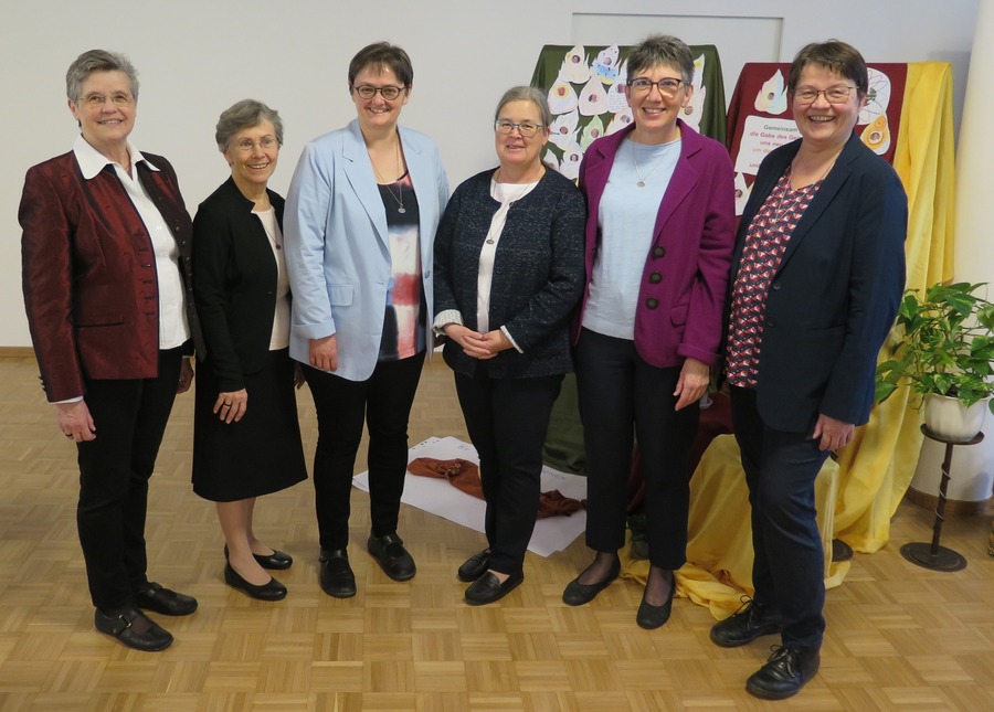 Sr. Maria Schlackl, Sr. Edith Bramberger (Vikarin), Sr. Martina Winklehner, Sr. Patricia Erber (Provinzleiterin), Sr. Erika Moser und Sr. Teresa Schlackl (v.l.) bilden in den kommenden drei Jahren das Leitungsteam der Salvatorianerinnen.
