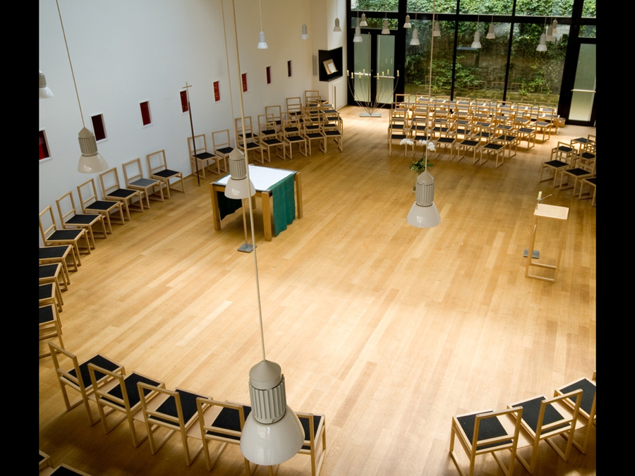 Leo Zogmayer, Innenraumgestaltung St. Paulus, Brüssel, 2001 / Foto: St. Paulus, Brüssel