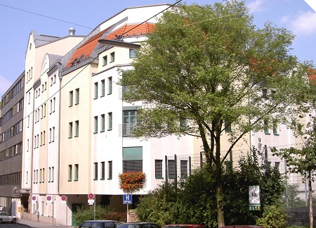 Terminaviso 09.12.2013, 9 Uhr, Pr?sentation Umbaupl?ne
Eingangshalle Hartmannspital / Hartmannspital BILD zu OTS - Im Rahmen des Masterplans wird das Hartmannspital ab Dezember 2013 in drei Phasen bei laufendem Betrieb saniert, umgebaut und erweitert.