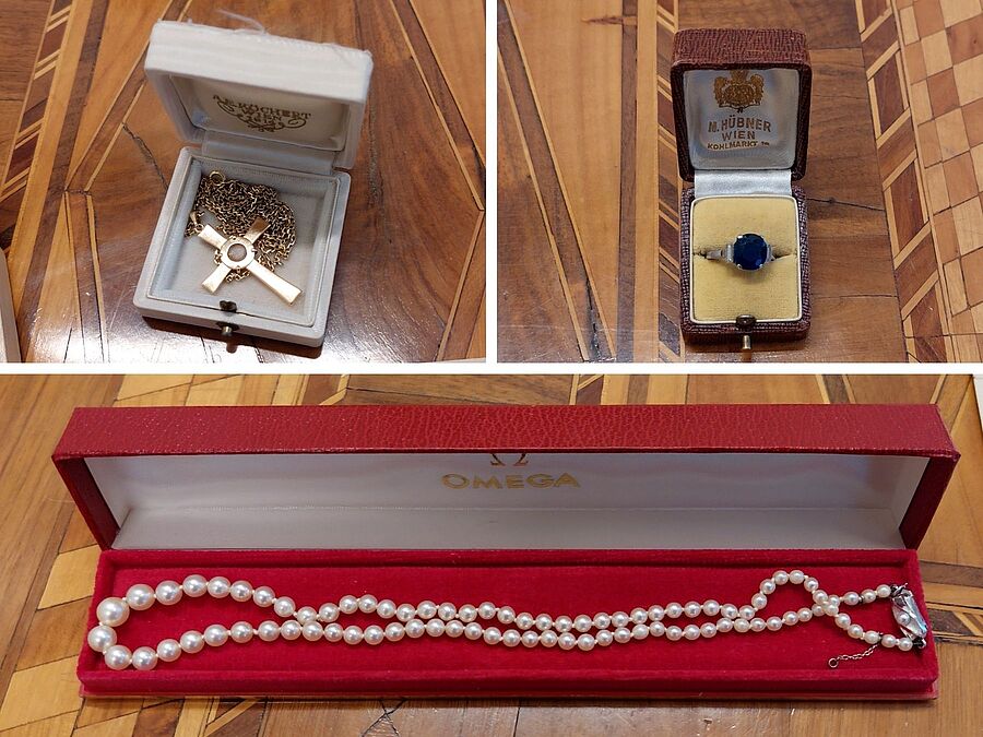 Im Hildegard-Burjan-Archiv der Schwesterngemeinschaft Caritas Socialis finden sich beispielsweise ein Kreuz, ein Ring und eine Perlenkette von Hildegard Burjan.