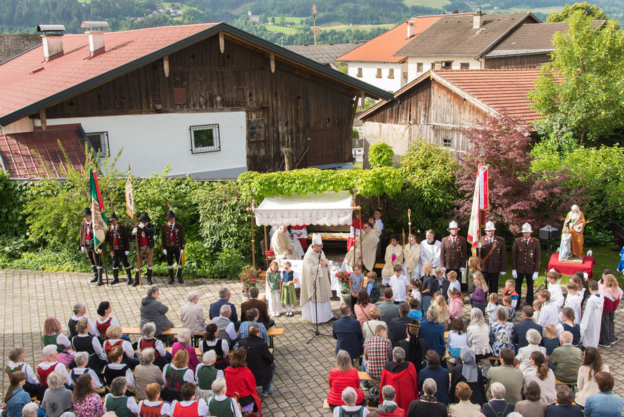 Zahlreiche Gäste kamen zur Festmesse, die Bischof Hermann Glettler zelebrierte. / Dietmar Heidenkummer Zahlreiche Gäste kamen zur Festmesse, die Bischof Hermann Glettler zelebrierte.