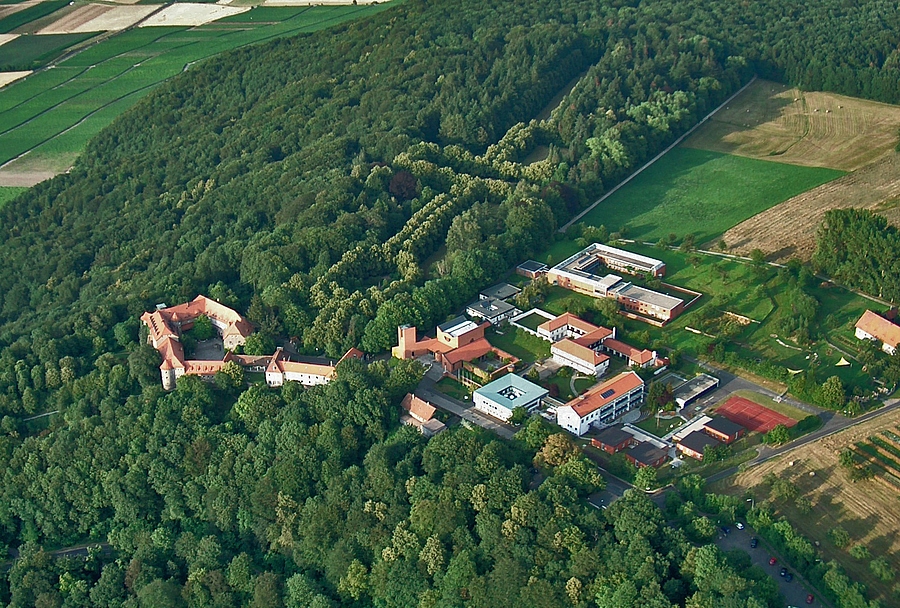 Die Magistertagung der Benediktiner und Benediktinerinnen fand erstmals im Evangelischen Kloster Schwanberg statt.