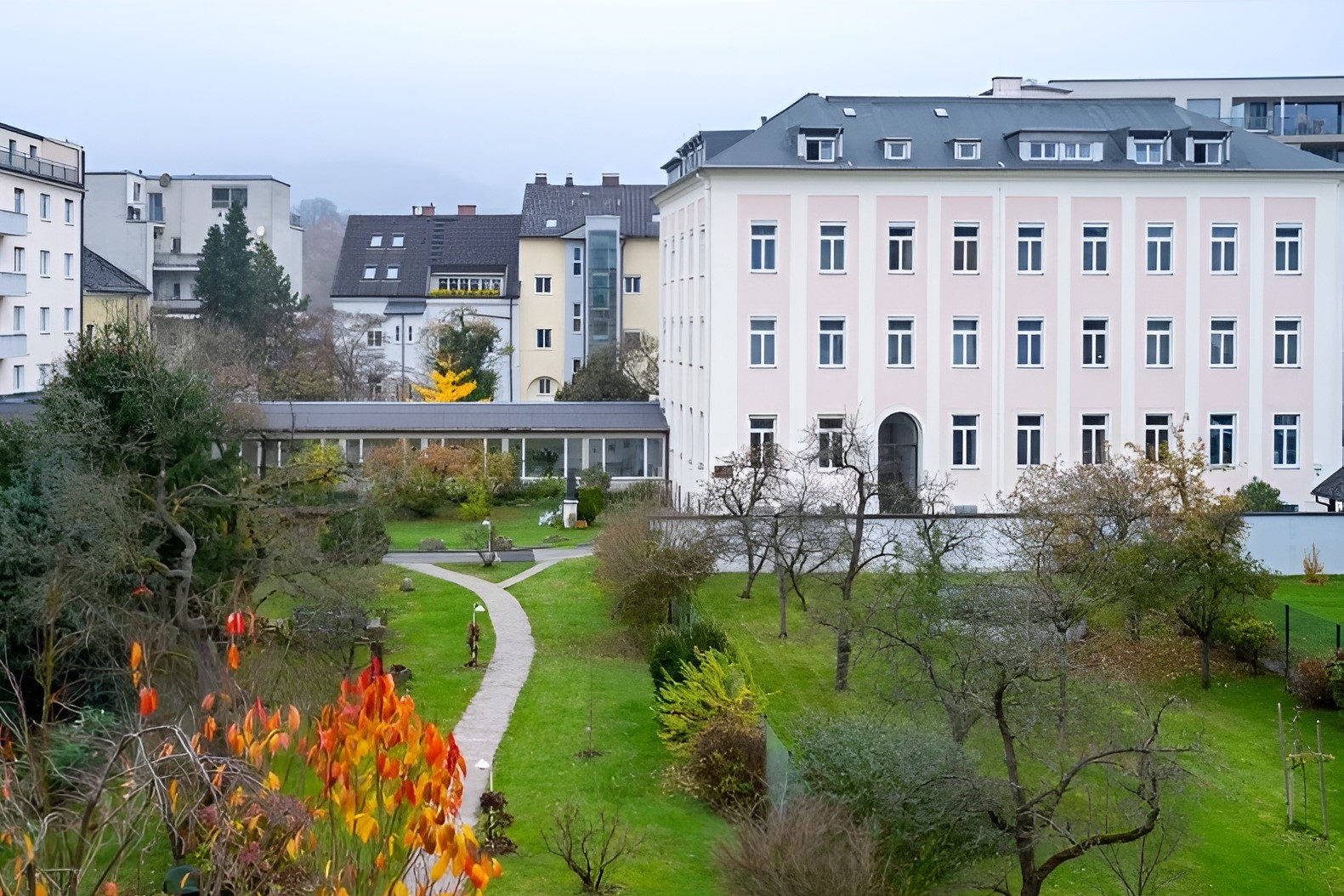 Ordenshaus der Oblatinnen des hl. Franz von Sales / Oblatinnen Linz Ordenshaus der Oblatinnen des hl. Franz von Sales