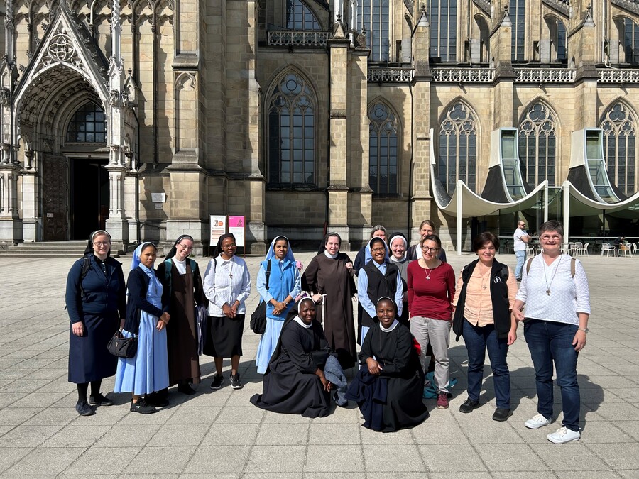 Von 8. bis 12. Mai 2024 trafen sich 15 Ordensfrauen in Linz zu den Junioratstagen. / Sr. Teresa Hametner Von 8. bis 12. Mai 2024 trafen sich 15 Ordensfrauen in Linz zu den Junioratstagen.