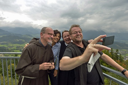 viel. wesentlich. mehr. weninger / Foto Jack Haijes, Weinmeisterstraße 9, 4560 Kirchdorf/Krems, Österreich, Jack Haijes Profibergsteigein Kaltenbrunner: Ganz tief in sich hineinspüren und der Intuition folgen
Gerlinde Kaltenbrunner hat im Rahmen des Themenschwerpunktes „viel mehr wesentlich weniger“ das Thema „Mehr die eigene Berfung leben“ mit der Ursulinen-Orden