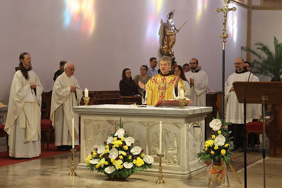 Provinzialminister P. Fritz Wenigwieser bezeichnete das Ordensleben in seiner Predigt als Alternative in einer Welt, in der es vor allem um Besitz und Macht geht. / OFM Austria/Martin Barmettler ofm Provinzialminister P. Fritz Wenigwieser bezeichnete das Ordensleben in seiner Predigt als Alternative in einer Welt, in der es vor allem um Besitz und Macht geht.
