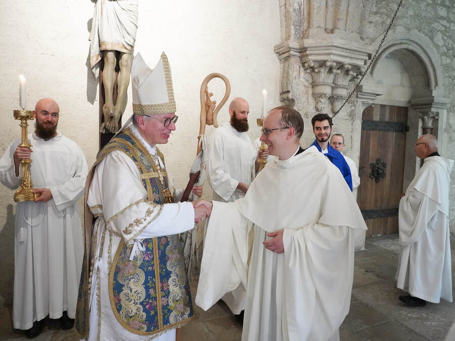 P. Guerricus Simon Karl band sich mit der Feierlichen Profess auf Lebenszeit an die Gemeinschaft im Stift Heiligenkreuz. / Stift Heiligenkreuz/E. Fürst P. Guerricus Simon Karl band sich mit der Feierlichen Profess auf Lebenszeit an die Gemeinschaft im Stift Heiligenkreuz.