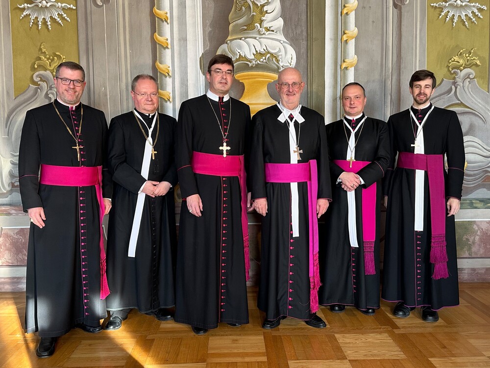 Propst Petrus Stockinger, Propst Anton Höslinger, Propst Eduard Fischnaller, Propst Johann Holzinger, Propst Markus Grasl und Propst Bernhard Mayrhofer tagten beim Generalkapitel der Kongregation der Österreichischen Augustiner-Chorherren.