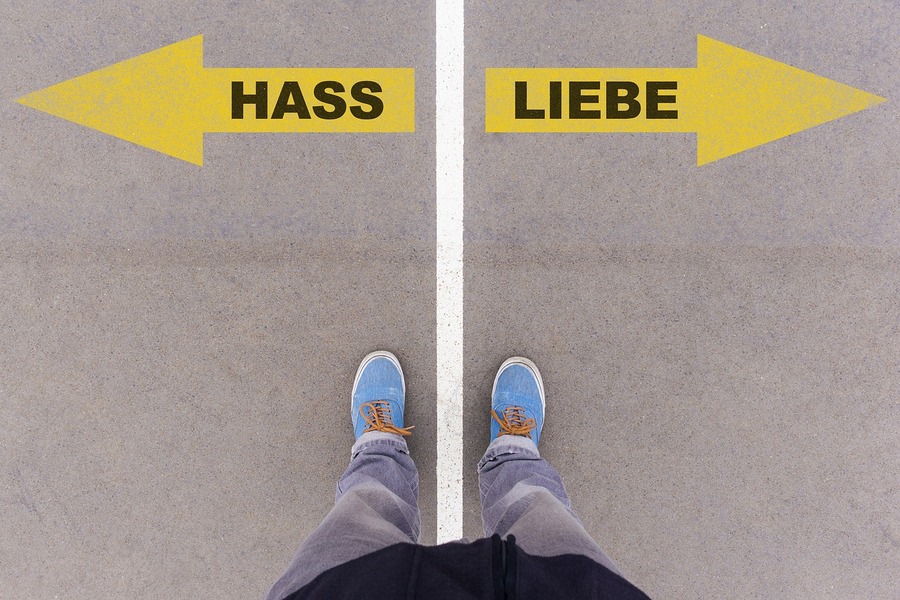 Kirchliches Netzwerk warnt vor „Verrohung der Sprache“ im Wahlkampf