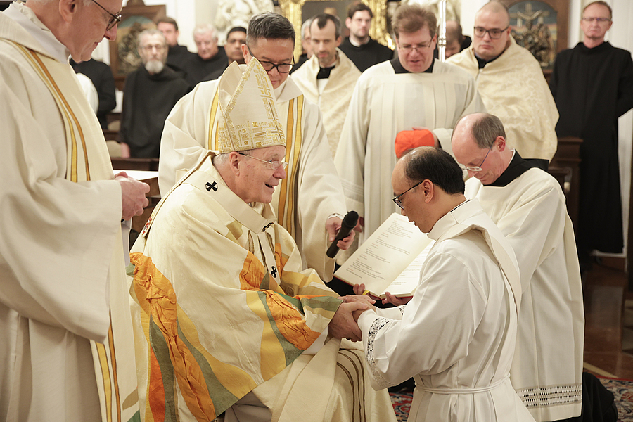 Fr. Thomas Pham wurde am 23. November 2024 von Erzbischof Kardinal Christoph Schönborn zum Priester geweiht.