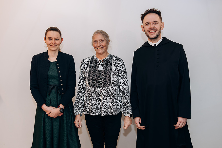 Das Team der wissenschaftlichen Abteilung: P. Prior Maximilian Schiefermüller, Ute Rohrer, Katja Maierhofer (v.r.).