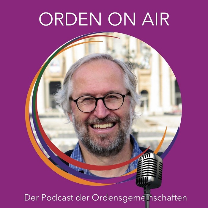 P. Franz Helm lächelnd und optimistisch