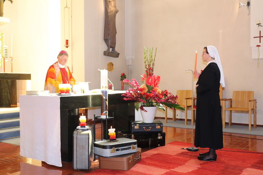 Sr. Nathanja Maria Perndorfer legte am 15. August 2024 ihre Ewige Profess bei den Barmherzigen Schwestern in Zams ab.