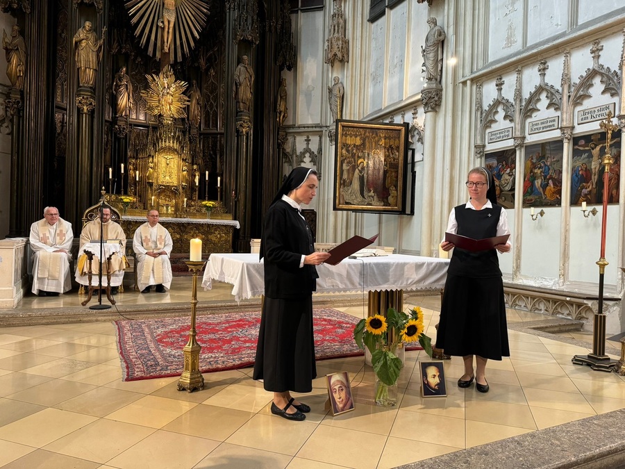 Die slowakische Provinzvikarin Sr. Archanjela Biathová nahm am 16. September 2024 in der Kirche Maria am Gestade die Erste Profess von Sr. M. Kamila Josefína Trojanová entgegen. / Congregatio Jesu Die slowakische Provinzvikarin Sr. Archanjela Biathová nahm am 16. September 2024 in der Kirche Maria am Gestade die Erste Profess von Sr. M. Kamila Josefína Trojanová entgegen.