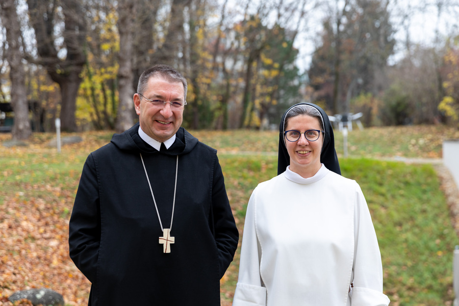 Die Vorsitzenden der Österreichischen Ordenskonferenz: Erzabt Korbinian Birnbacher und Sr. Franziska Madl.