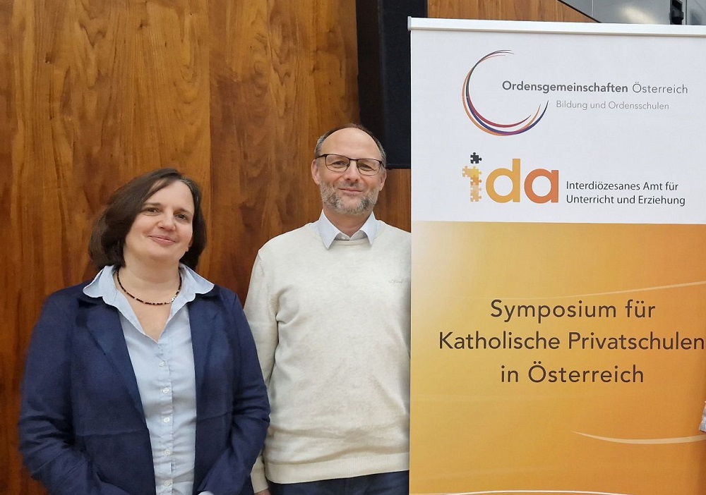 Clemens Paulovics, Bereichsleiter Bildung und Ordensschulen der Österreichischen Ordenskonferenz, und Marie-Theres Igrec, Referentin für Katholische Privatschulen der Konferenz der Schulamtsleiterinnen und Schulamtsleiter Österreichs, leiteten die Ta / ÖOK Clemens Paulovics, Bereichsleiter Bildung und Ordensschulen der Österreichischen Ordenskonferenz, und Marie-Theres Igrec, Referentin für Katholische Privatschulen der Konferenz der Schulamtsleiterinnen und Schulamtsleiter Österreichs, leiteten die Ta