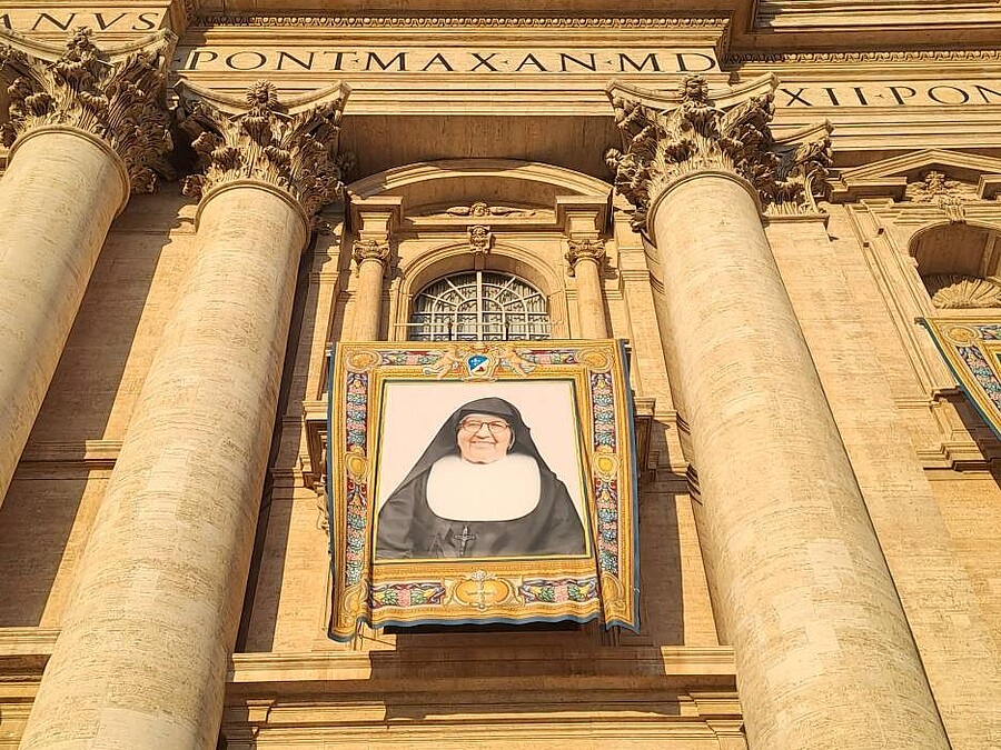 Sr. Maria Troncatti wurde am Petersplatz in Rom heiliggesprochen. / Istituto FMA Sr. Maria Troncatti wurde am Petersplatz in Rom heiliggesprochen.