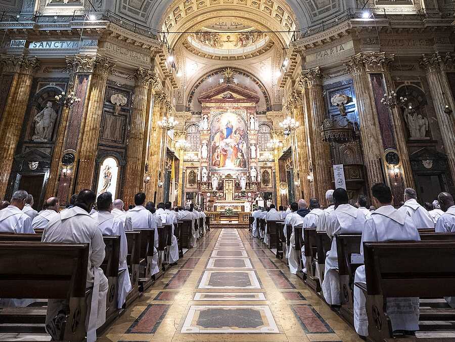 In einer Botschaft an das Generalkapitel der Salesianer Don Boscos hat Papst Franziskus deren Leidenschaft und Hingabe gewürdigt.