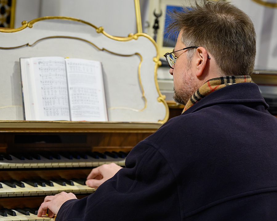 Propst Klaus Sonnleitner ist langjähriger Stiftsorganist und gilt als großer Kenner des Lebenswerkes von Anton Bruckner sowie Orgelexperte. / TEAM FOTOKERSCHI/WERNER KERSCHBAUMMAYR Propst Klaus Sonnleitner ist langjähriger Stiftsorganist und gilt als großer Kenner des Lebenswerkes von Anton Bruckner sowie Orgelexperte.