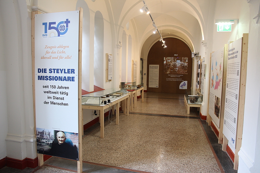 Am 9. Februar 2025 wurde die Ausstellung zum 150-Jahr-Jubiläum der Steyler Missionare eröffnet.