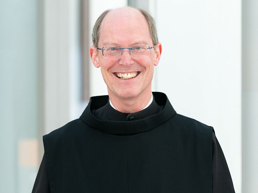 Frater Nikolaus Deckan wird zusätzlich zu seiner bestehenden Verantwortung für die Salzburger Brüdereinrichtungen auch Prior des Konvents Linz und übernimmt die Rechtsträgerschaft von dessen Einrichtungen.