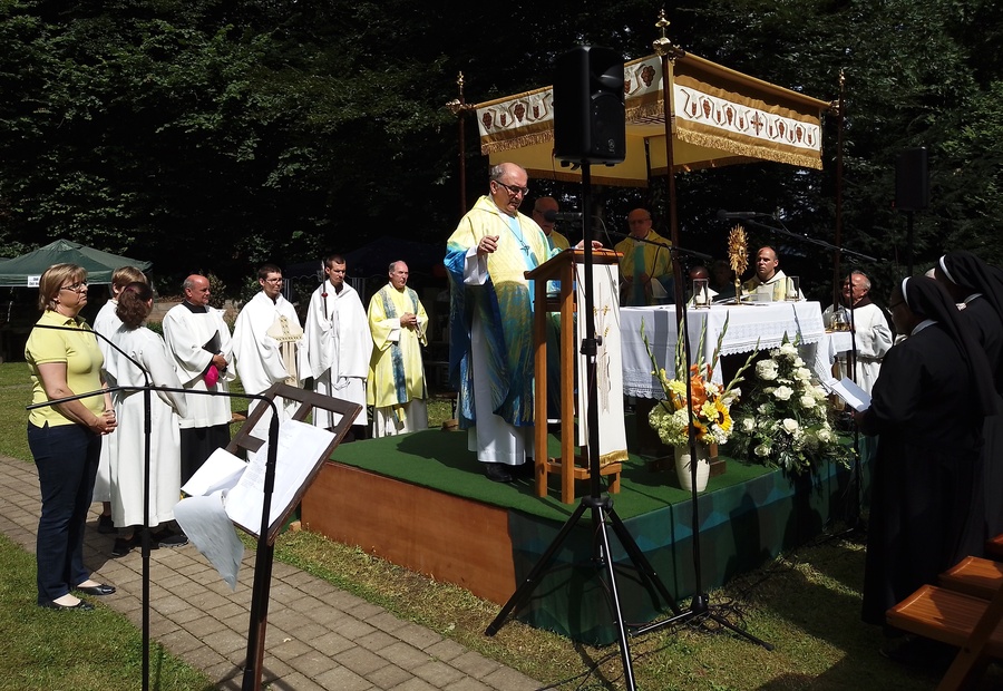 „Gott ist nicht fern von uns“, sagte Bischof Wilhelm Krautwaschl beim Jubiläums-Gottesdienst.