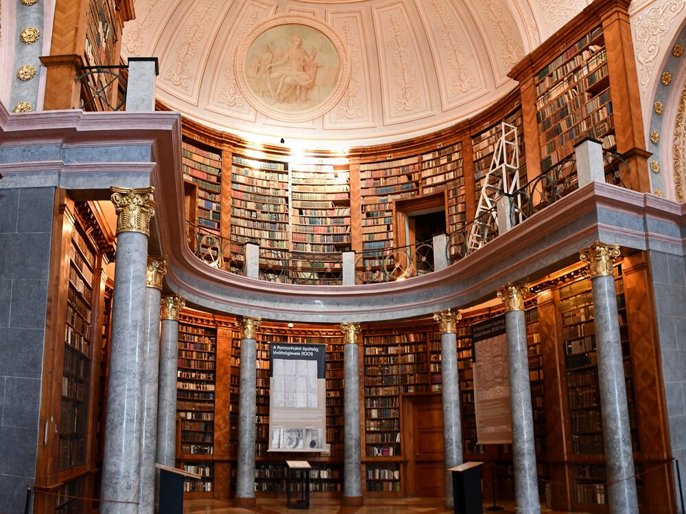 Bibliothek der Erzabtei Pannonhalma