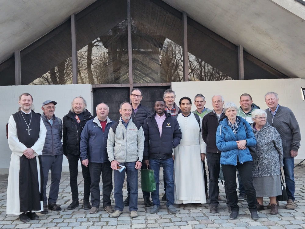 Eine Delegation der Pfarre Gramastetten und des Klosters Wilhering waren an diesem Tag nach Dachau gereist, um nach einer Besichtigung des KZ Dachaus mit anderen an der Gedächtnisfeier teilzunehmen. / Stift Wilhering Eine Delegation der Pfarre Gramastetten und des Klosters Wilhering waren an diesem Tag nach Dachau gereist, um nach einer Besichtigung des KZ Dachaus mit anderen an der Gedächtnisfeier teilzunehmen.