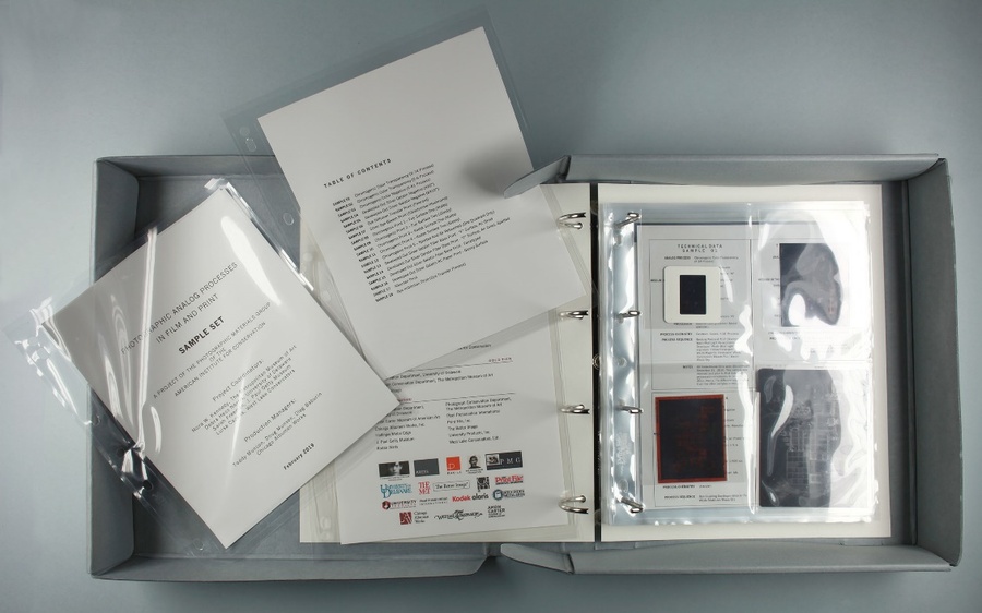 Das Analog Sample Set, AIC, 2019 aus der Sammlung der NÖLB (Sig. 199.699C).