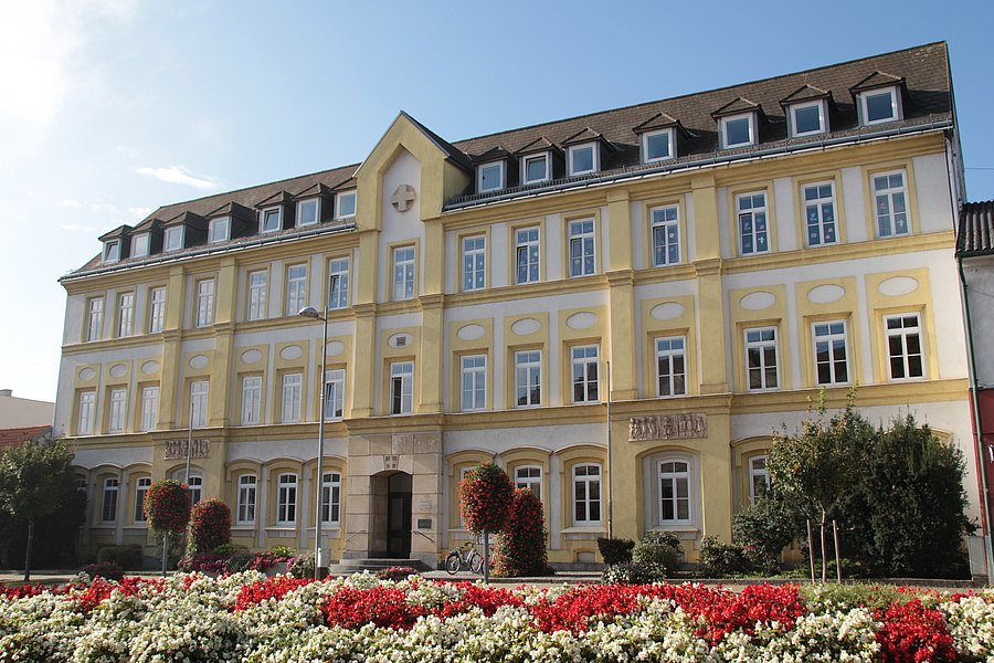 Die Klosterschule in Neusiedl am See feiert ihr 150-jähriges Bestehen.