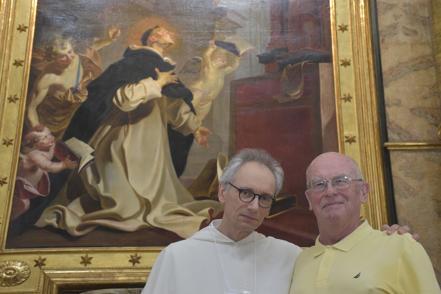 Freuten sich über den intensiven Austausch über die Theologie und Philosophie des hl. Thomas von Aquin während des Symposiums: die Veranstalter P. Rupert Mayer (li.) und Fran O`Rourke vor der Kapelle des hl. Thomas in der Wiener Dominikanerkirche.