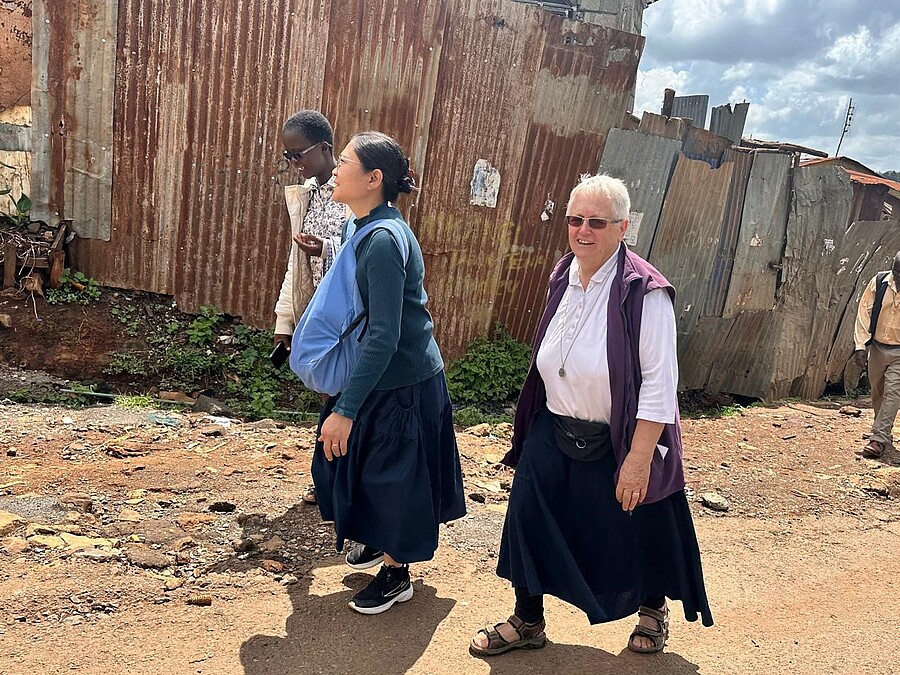 Sr. Juliana Baldinger lebt seit Mai 2025 in Kenia. Ihr Schwerpunkt liegt dabei auf der Bildungsarbeit.