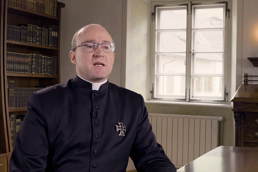 „Sexuelle Übergriffe verurteilen wir uneingeschränkt“, erklärte der Prior des Deutschen Ordens, P. Christian Stuefer.