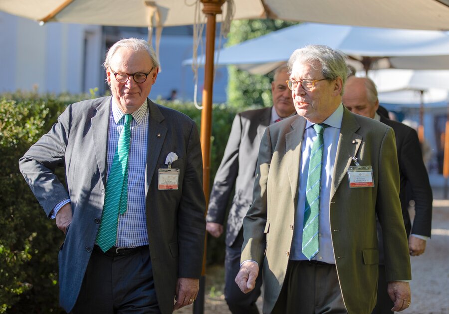 Sebastian von Schoenaich-Carolath (li.), Botschafter des Souveränen Malteser-Ritter-Ordens bei der Republik Österreich, wies auf den besonderen Status des Malteserordens hin. / Souveräner Malteser-Ritter-Orden Sebastian von Schoenaich-Carolath (li.), Botschafter des Souveränen Malteser-Ritter-Ordens bei der Republik Österreich, wies auf den besonderen Status des Malteserordens hin.