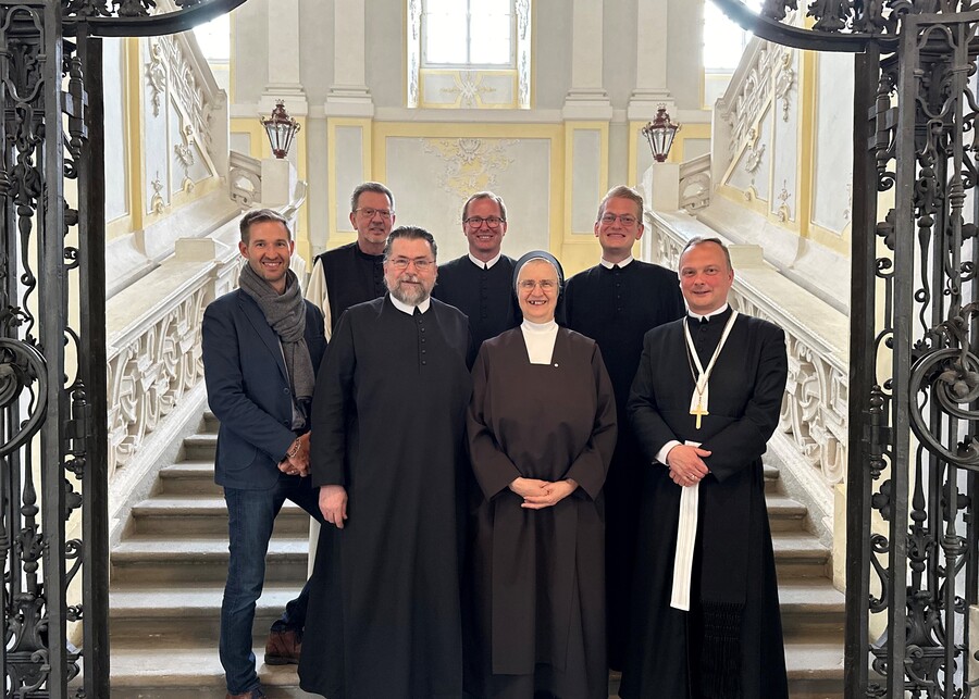 Klösterreich-Geschäftsführer Manuel Lampe (l.) mit dem neu konstituierten Vorstand. / Klösterreich Klösterreich-Geschäftsführer Manuel Lampe (l.) mit dem neu konstituierten Vorstand.