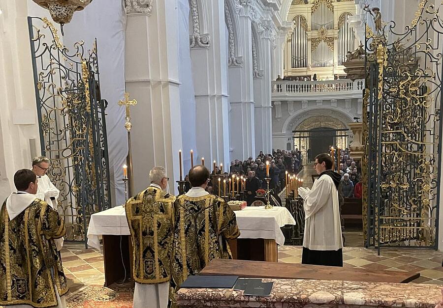 Das Stift Kremsmünster beging am 11. Dezember 2024 den Stiftertag im bereits renovierten Teil der Stiftskirche.