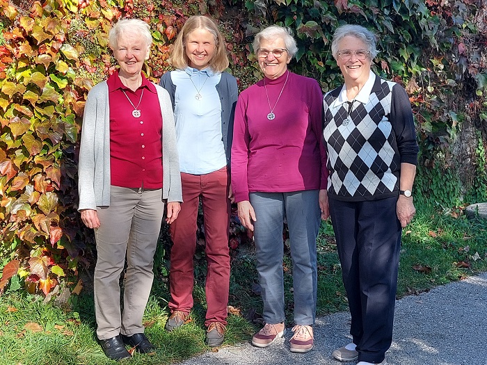 Das Exerzitien- und Gästehaus im Kloster Kirchberg wird im Dezember 2024 geschlossen. Die vier Schwestern (v.l.n.r.), Sr. Helene, Sr. Teresa, Sr. Christine und Sr. Angelika, bleiben im Kloster.