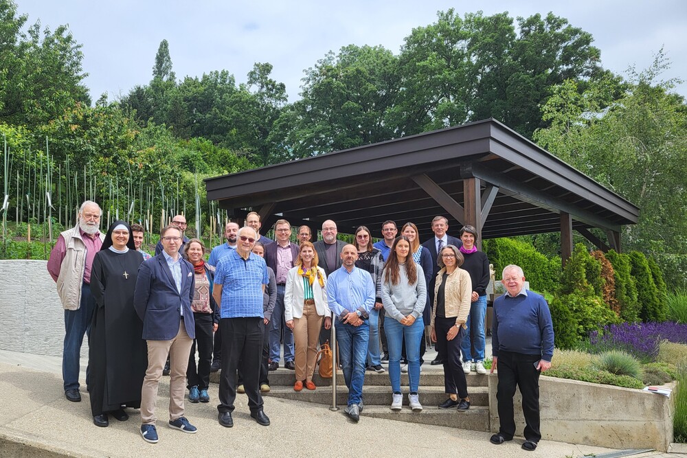 Gruppenfoto der Teilnehmer:innen