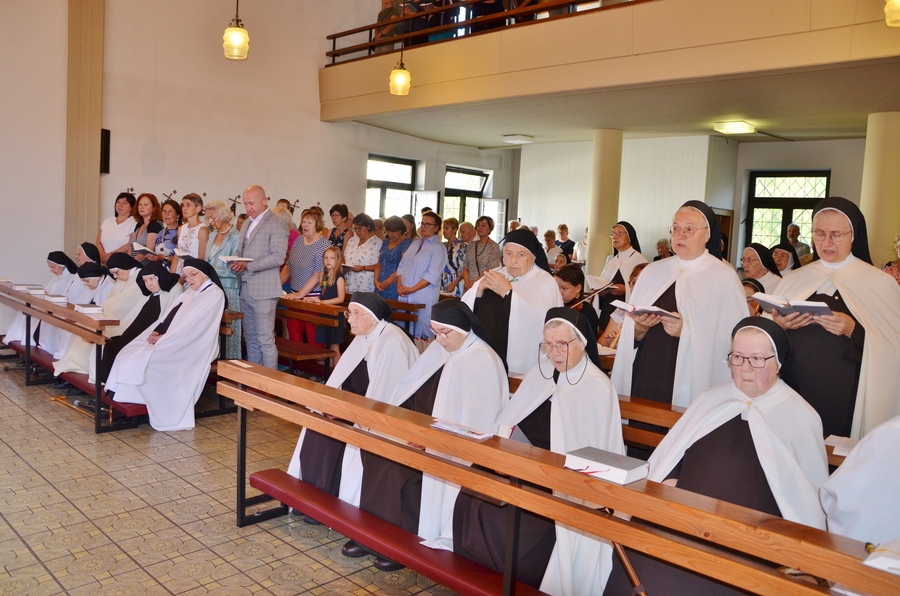 Rund 100 Besucher:innen feierten den Dankgottesdienst in Bad Mühllacken.