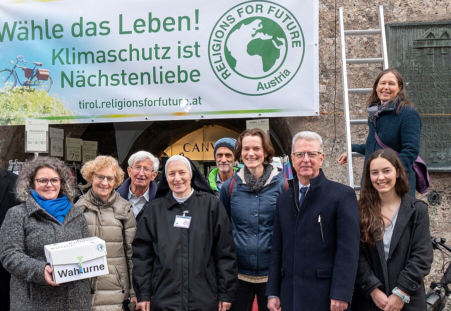 Religions for Future mit Sr. Notburga Maringele traf sich mit anderen Tiroler Gruppierungen angesichts der Koalitionsverhandlungen zum Austausch.