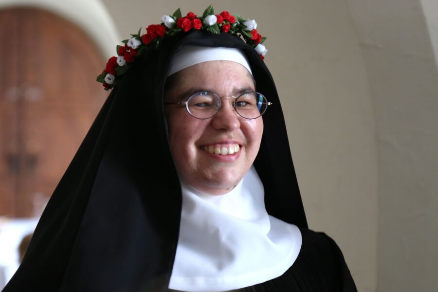 Die 37-jährige Sr. M. Benedicta Gruber kam begann 2021 die dreijährige Probezeit für den Übertritt in die Gemeinschaft des Stifts Nonnberg.