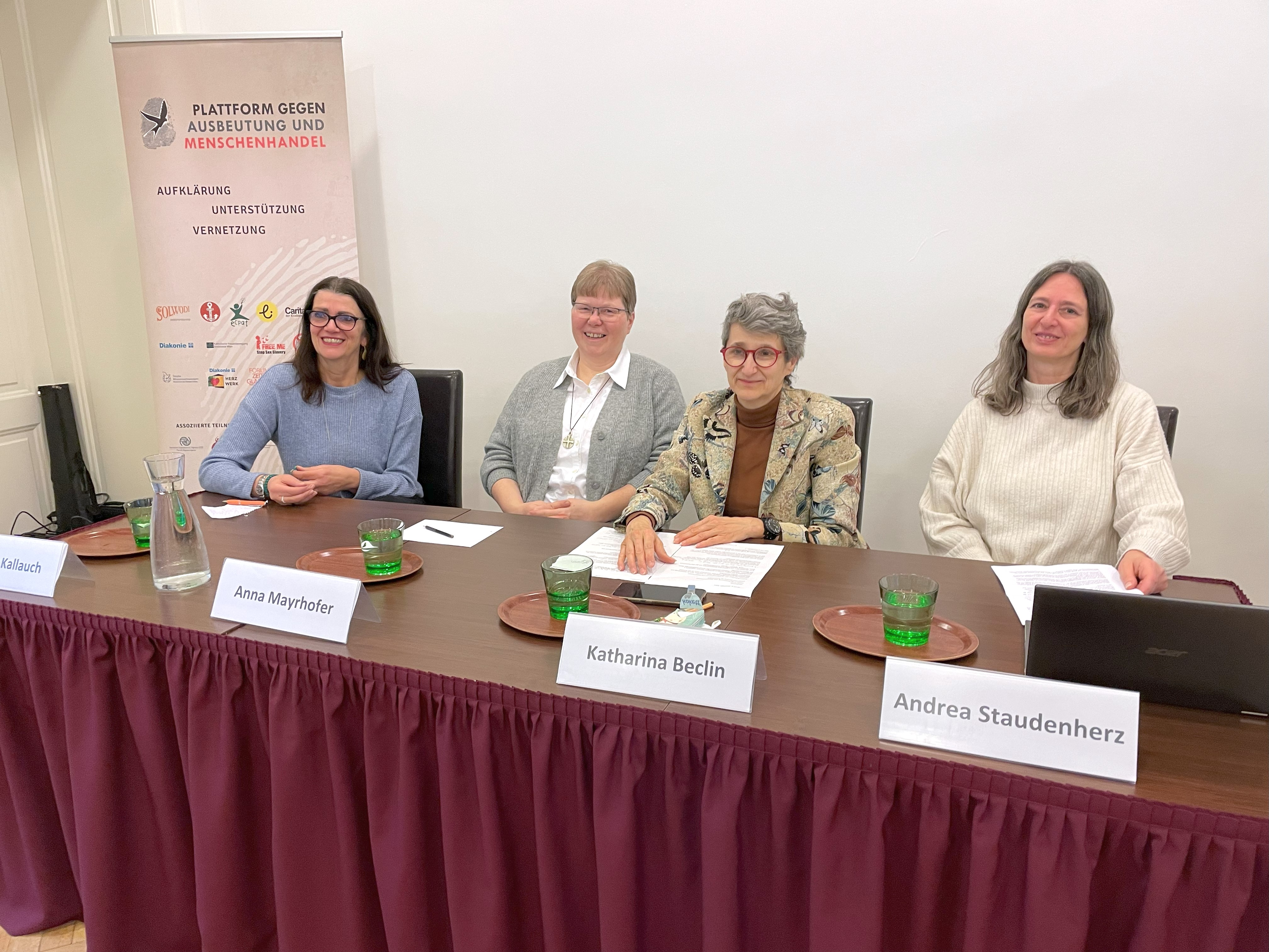 Pressekonferenz der Plattform gegen Menschenhandel und Ausbeutung